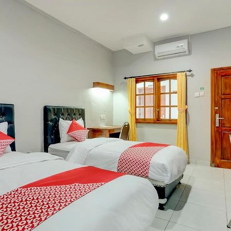 OYO 90089 Hotel Satria Syariah Denpasar  Bagian luar foto